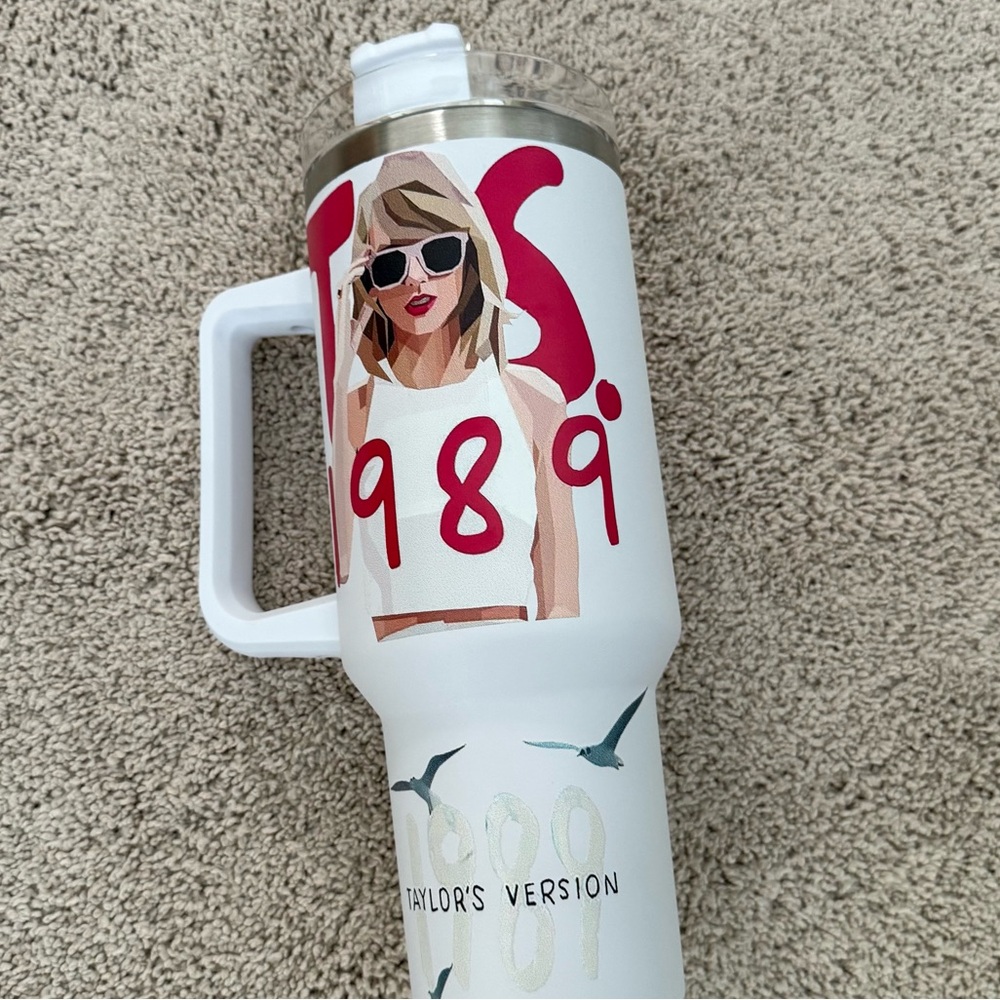 Taylor Swift SS Insulated Travel Water Tumbler Cup Mug 1989 lid + straw NEW